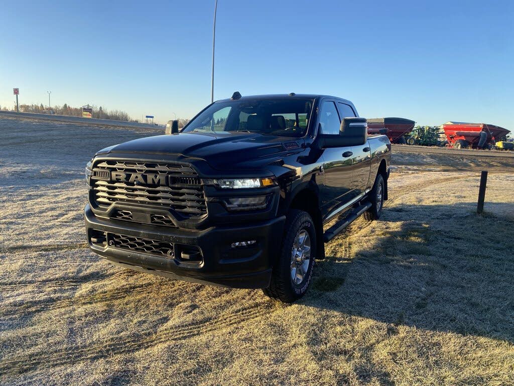 RAM 3500 Tradesman Crew Cab 4WD 2025