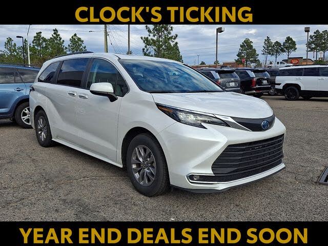 2024 Toyota Sienna XLE 7-Passenger FWD