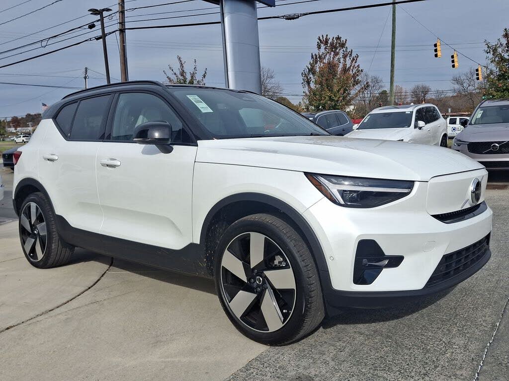 2026 Volvo EX40 Plus RWD