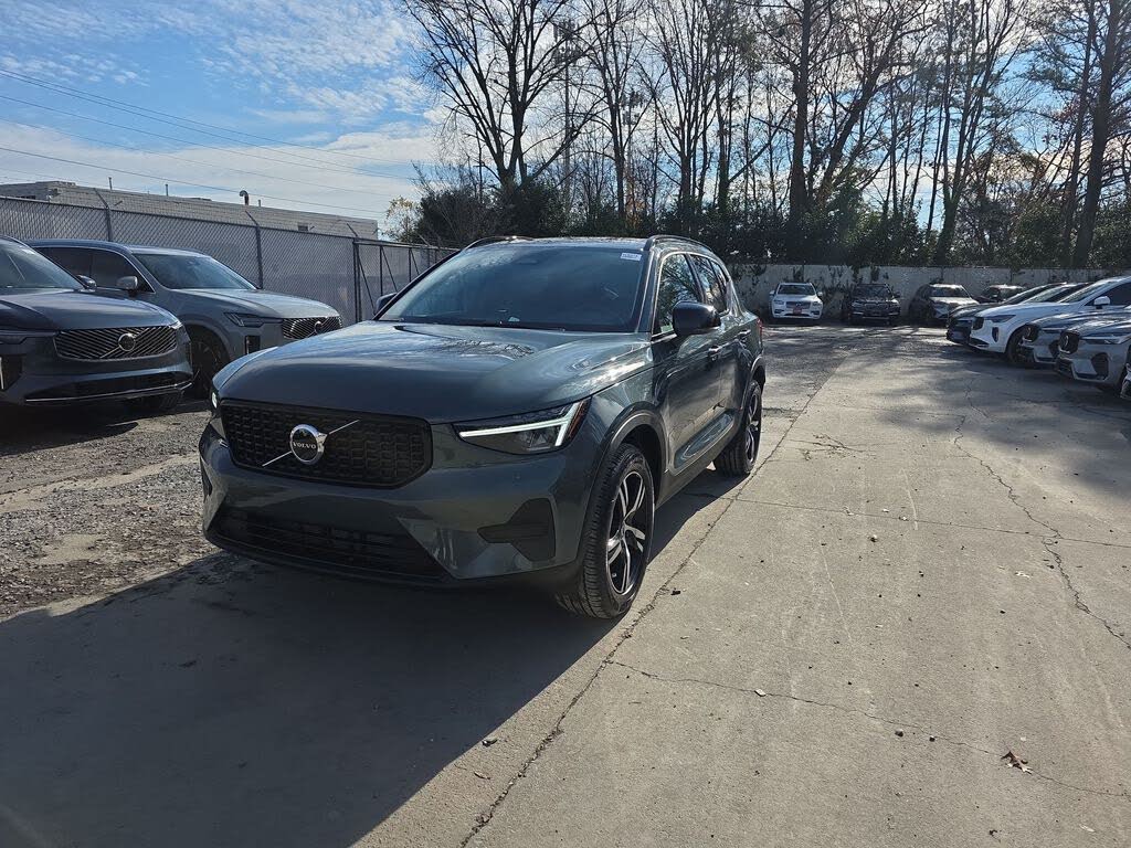 2026 Volvo XC40 B4 Core FWD