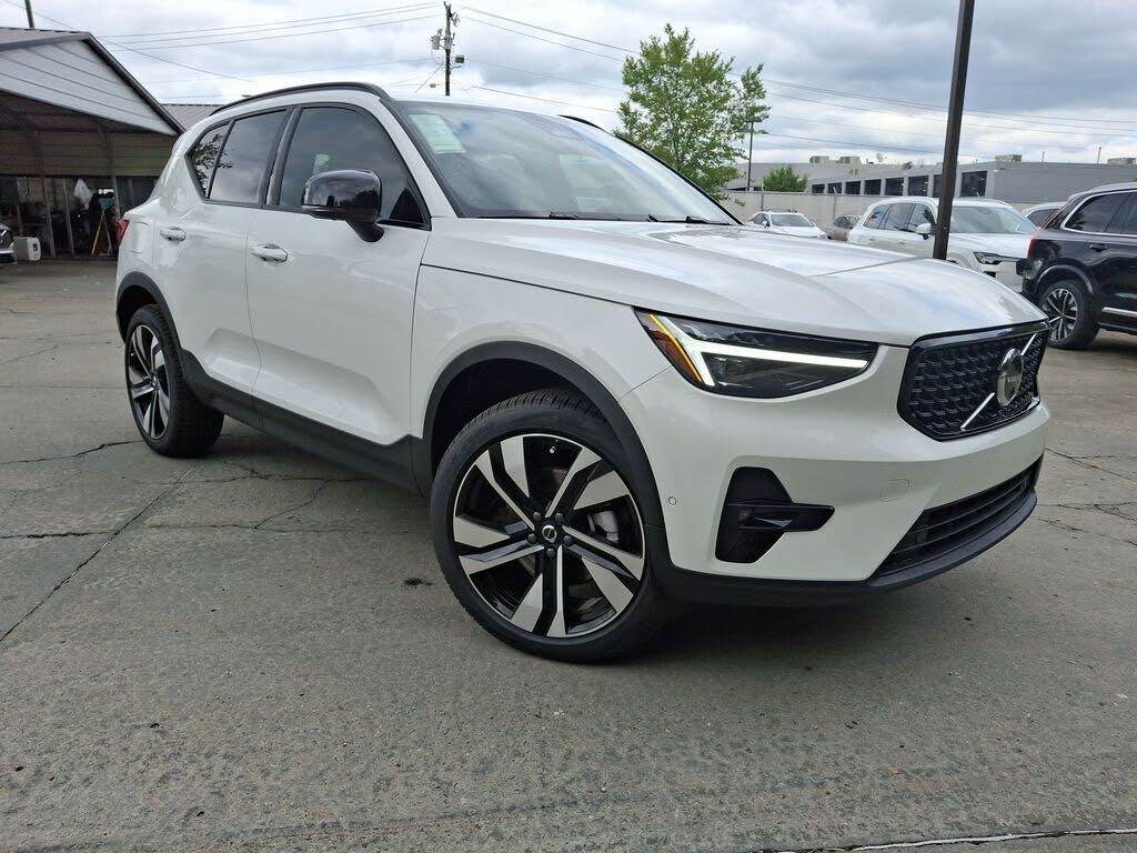 2026 Volvo XC40 B5 Ultra AWD