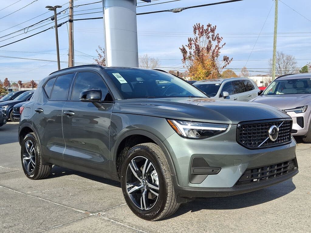 2026 Volvo XC40 B4 Core FWD