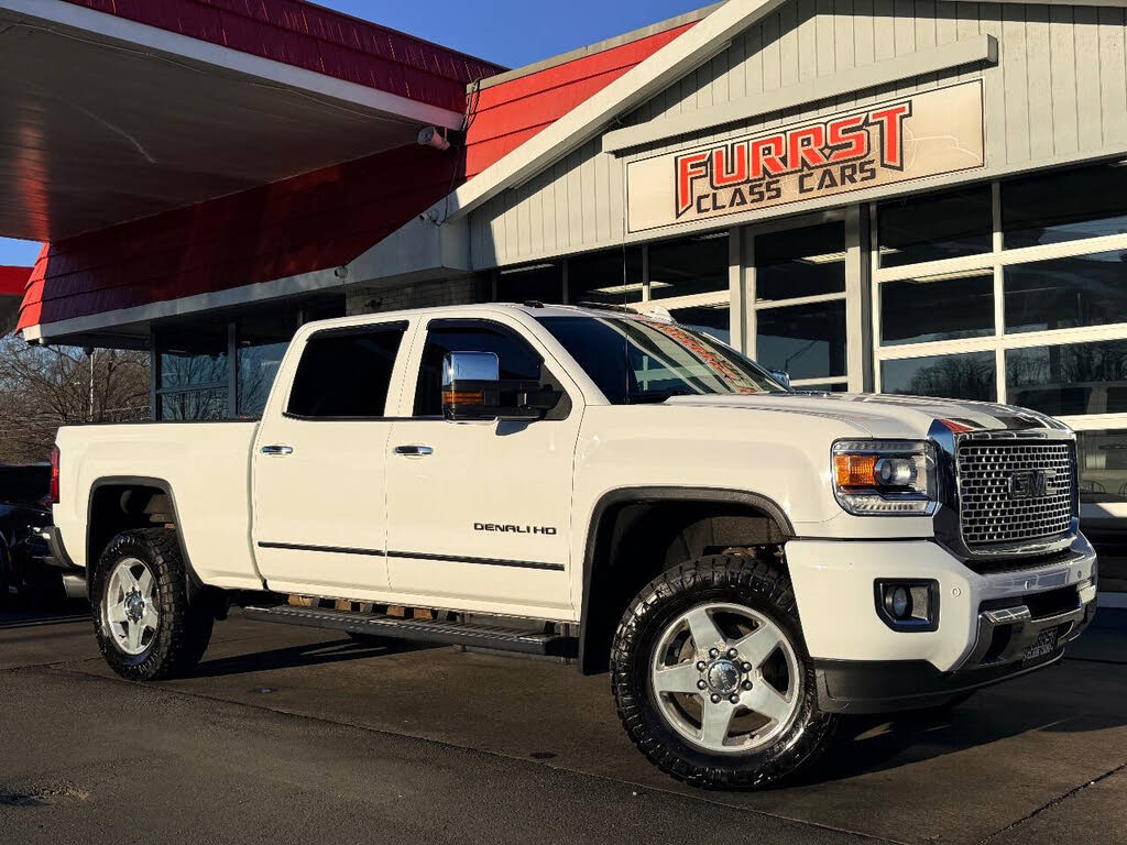 2015 GMC Sierra 2500HD Denali Crew Cab SB 4WD