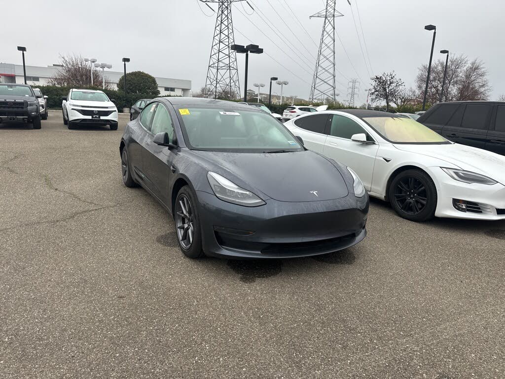 2023 Tesla Model 3 RWD