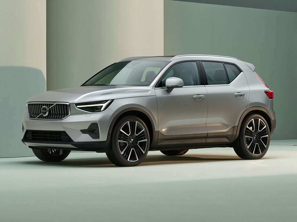 2023 Volvo XC40 B5 Core AWD