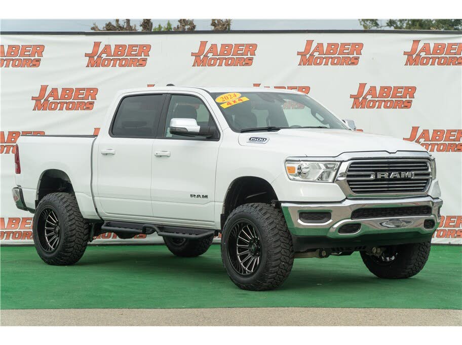 2024 RAM 1500 Laramie Crew Cab 4WD