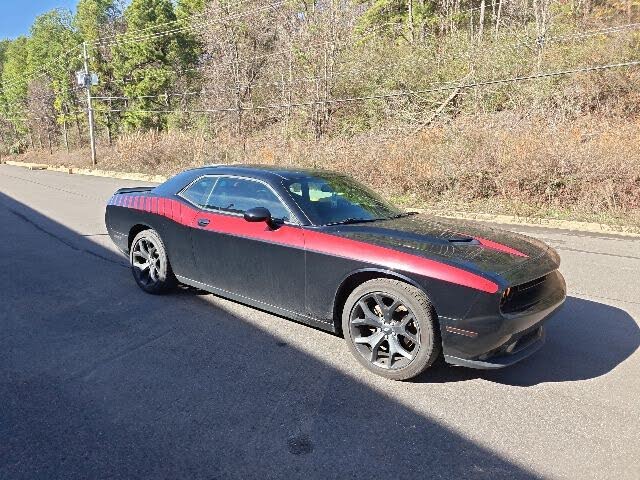 2020 Dodge Challenger SXT RWD