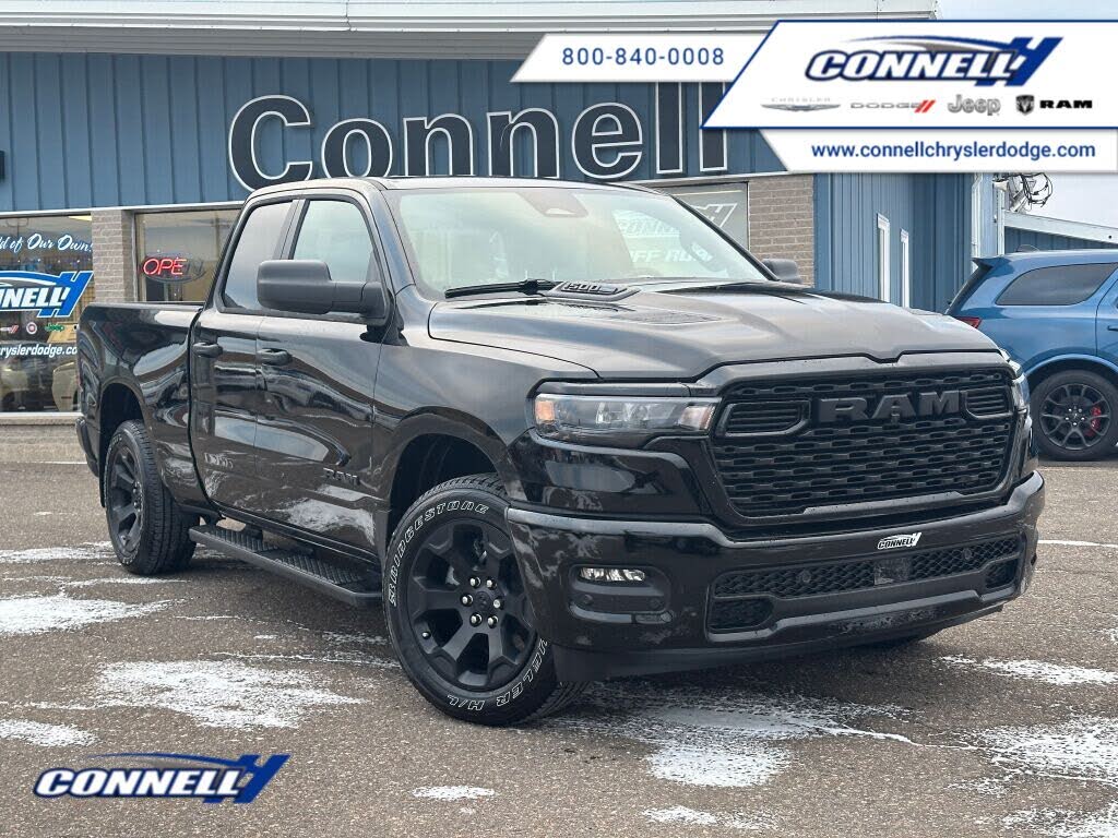 RAM 1500 Express Quad Cab 4WD 2025