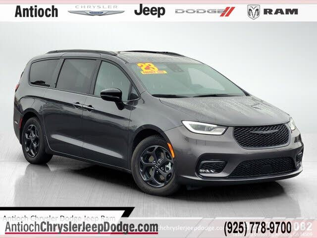 2023 Chrysler Pacifica Hybrid Limited FWD