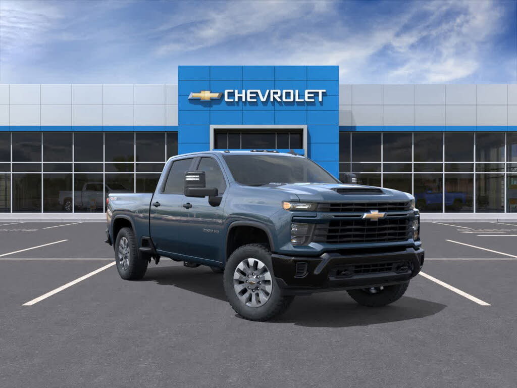2026 Chevrolet Silverado 2500HD Custom Crew Cab 4WD