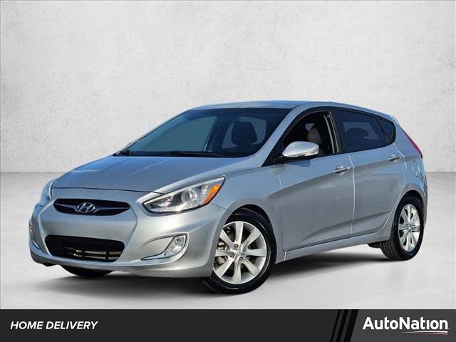 2014 Hyundai Accent SE 4-Door Hatchback FWD