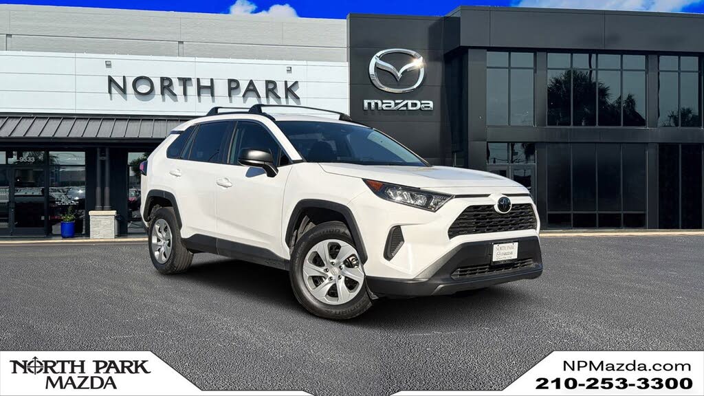 2020 Toyota RAV4 LE FWD