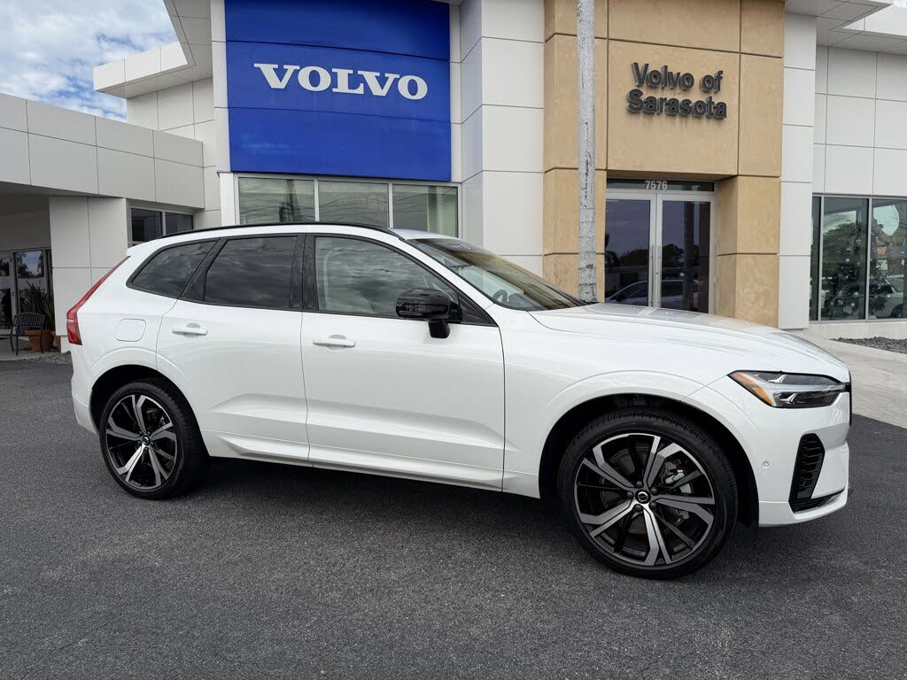 2025 Volvo XC60 Recharge T8 Ultra Dark Theme eAWD