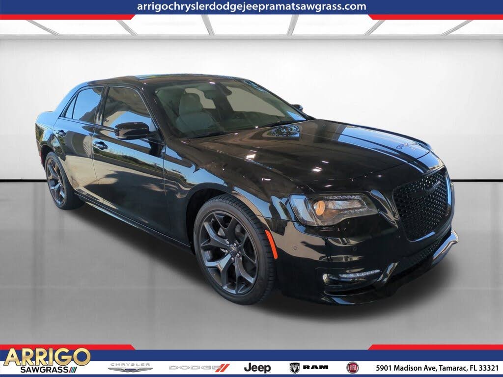 2023 Chrysler 300 Touring L RWD