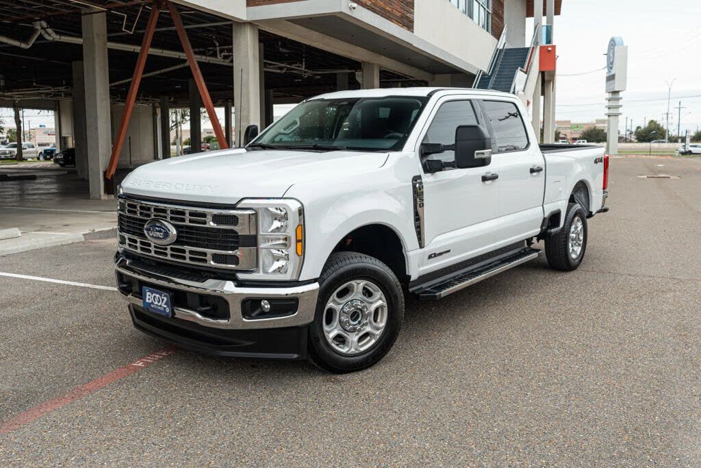 2025 Ford F-250 Super Duty XLT Crew Cab 4WD