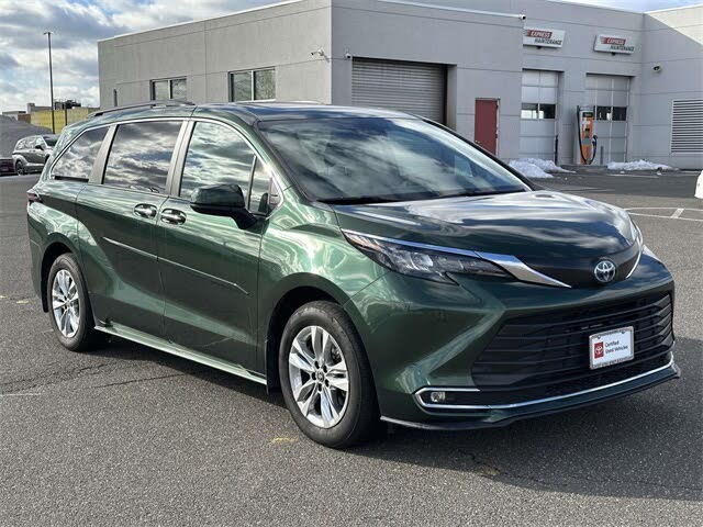 2024 Toyota Sienna XLE 7-Passenger AWD