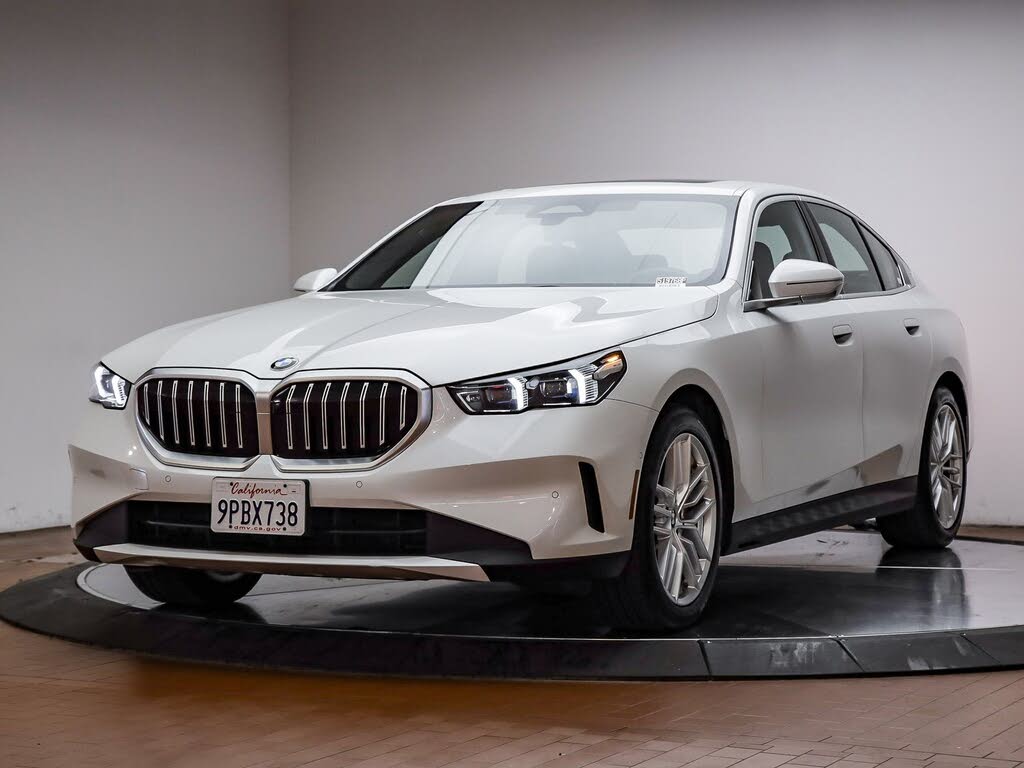 2025 BMW 5 Series 530i RWD