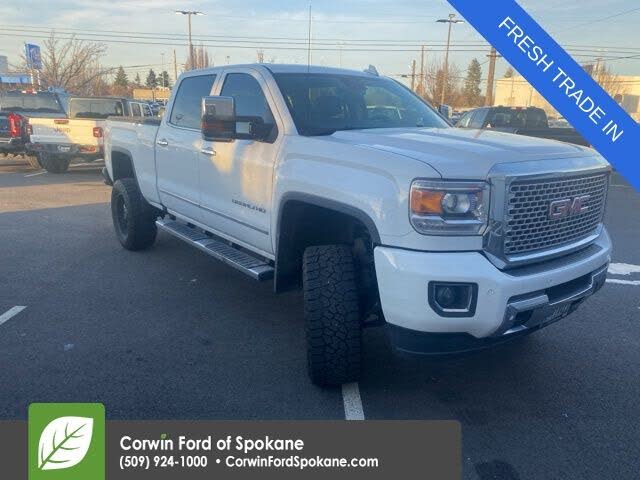2017 GMC Sierra 2500HD Denali Crew Cab SB 4WD