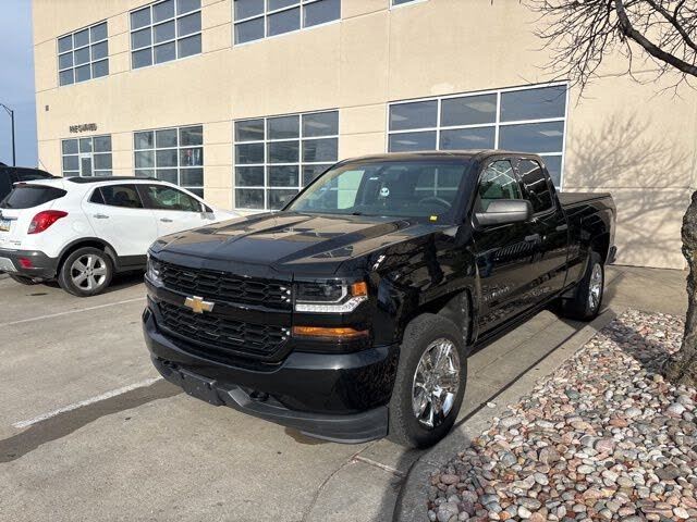 2017 Chevrolet Silverado 1500 Custom Double Cab 4WD