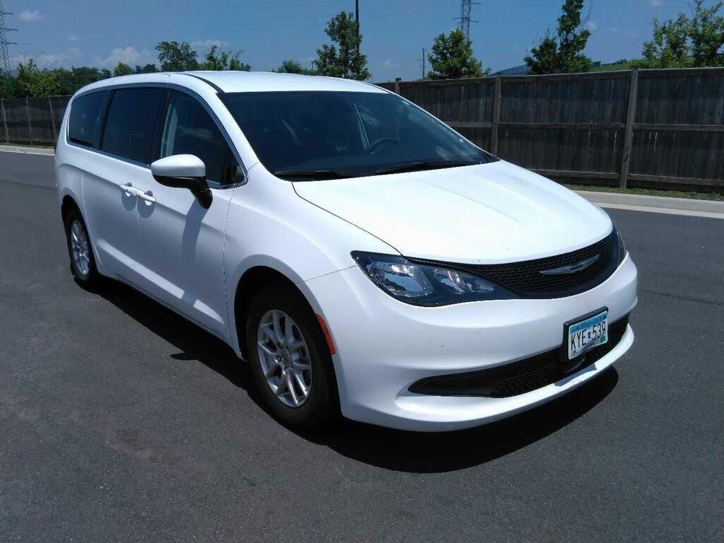 2023 Chrysler Voyager LX FWD