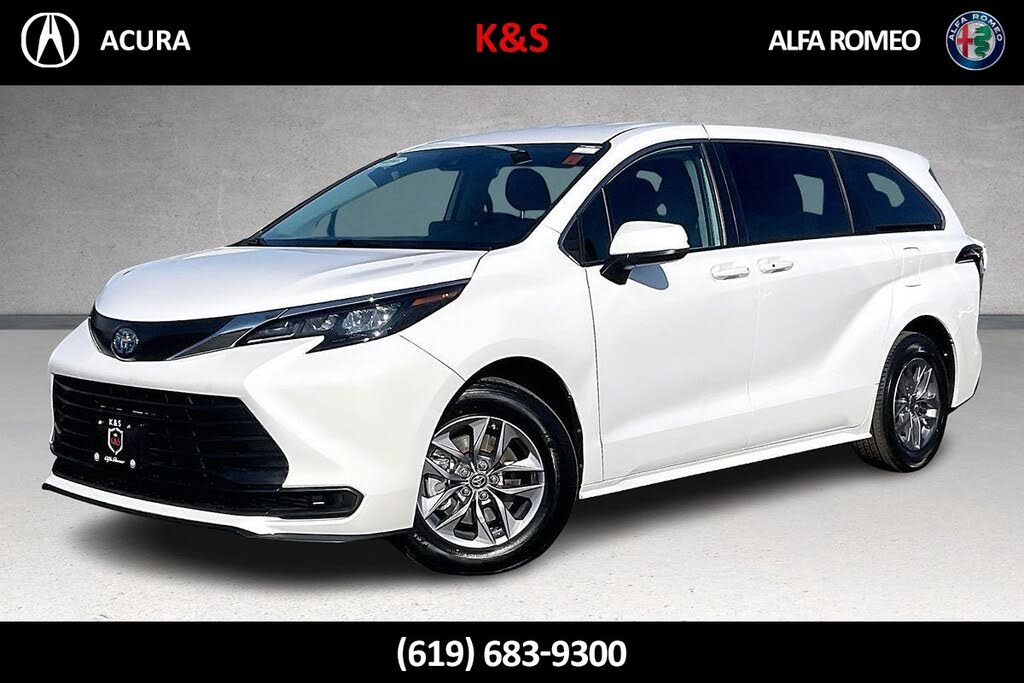 2024 Toyota Sienna LE 8-Passenger FWD