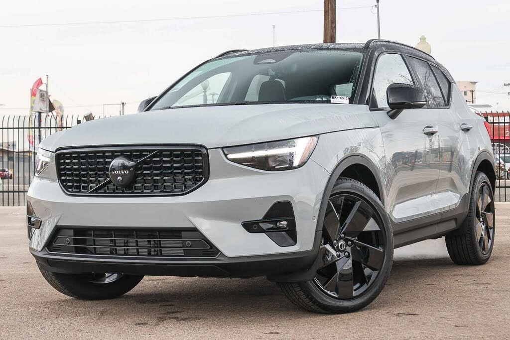 2026 Volvo XC40 B5 Ultra Black Edition AWD