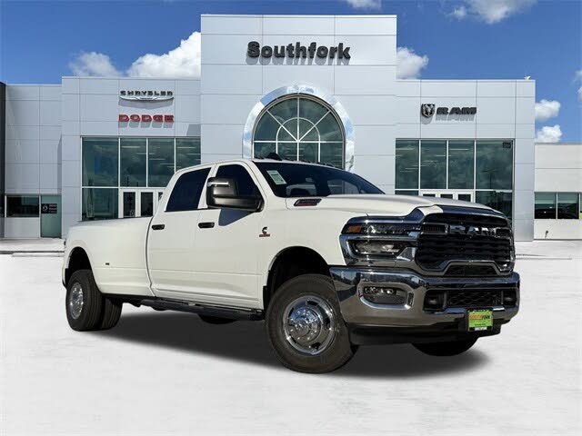 2026 RAM 3500 Tradesman Crew Cab LB DRW 4WD