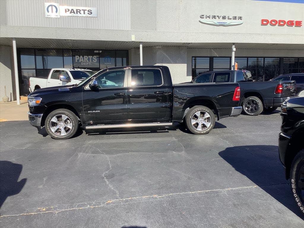 2024 RAM 1500 Laramie Crew Cab 4WD