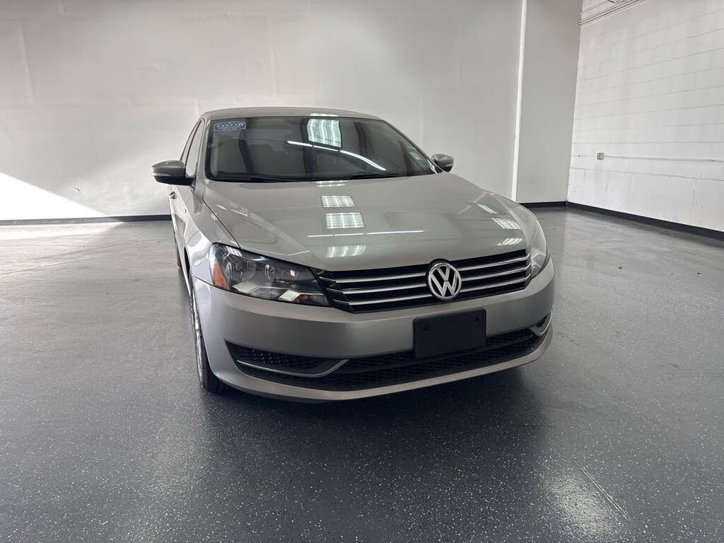 2014 Volkswagen Passat Wolfsburg Edition 1.8