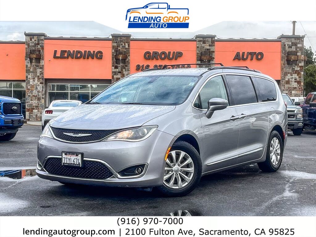 2017 Chrysler Pacifica Touring L FWD