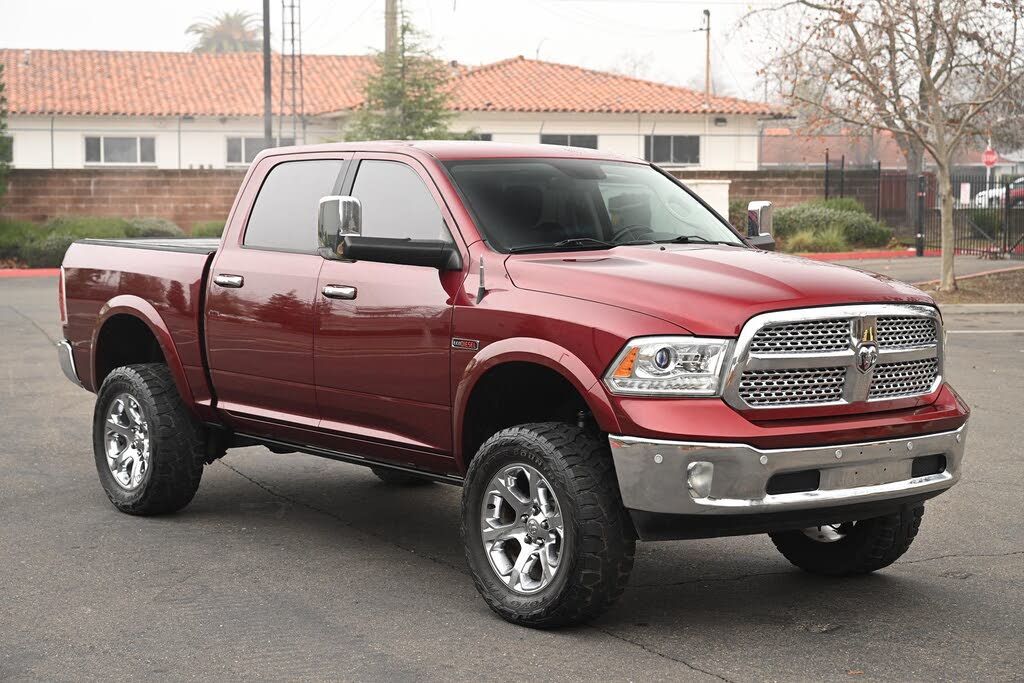 2017 RAM 1500 Laramie Crew Cab 4WD