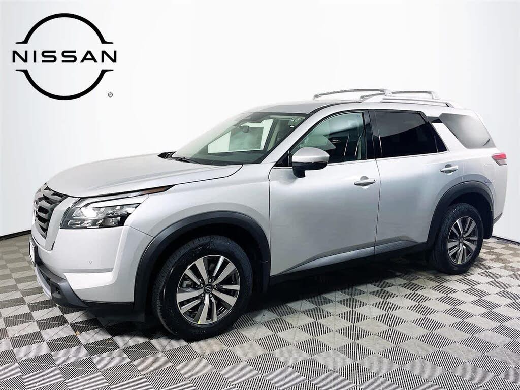 2025 Nissan Pathfinder SL 4WD