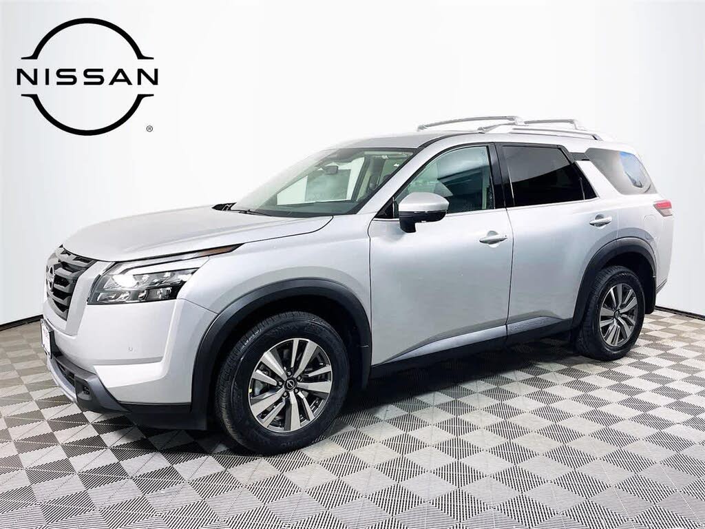 2025 Nissan Pathfinder SL 4WD