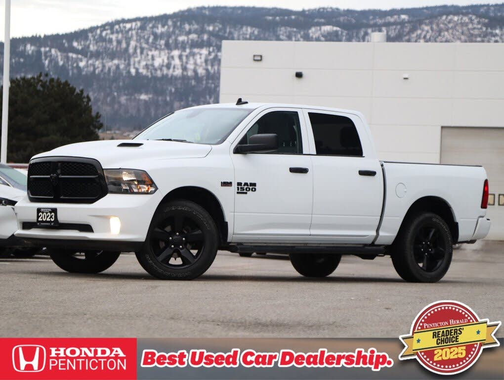 RAM 1500 Classic Express Crew Cab 4WD 2023
