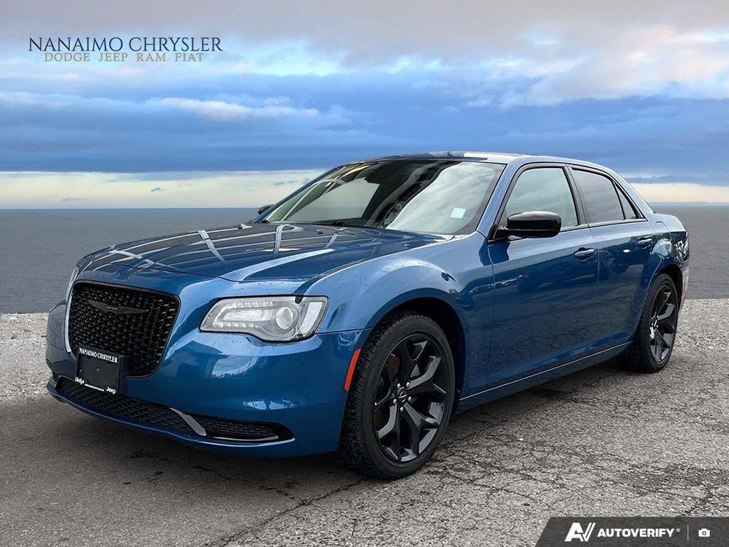 2022 Chrysler 300 Touring RWD