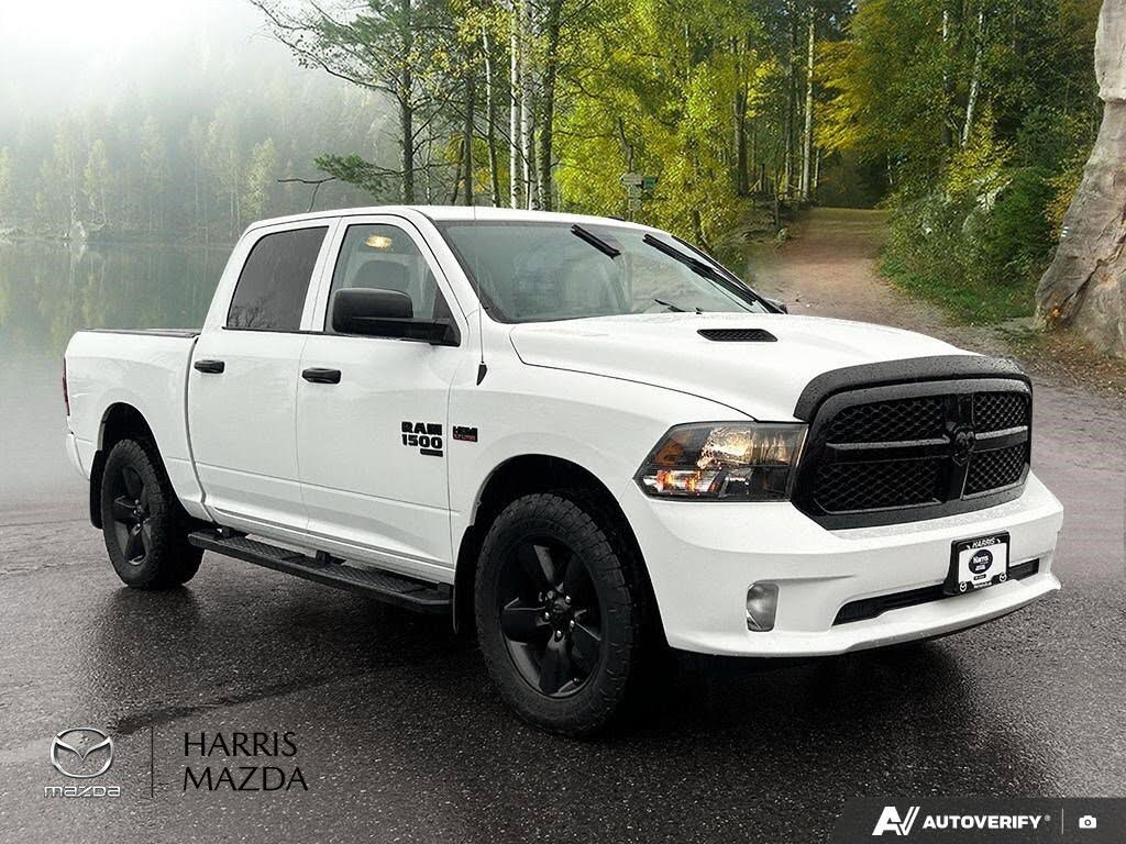 RAM 1500 Classic Express Crew Cab 4WD 2022