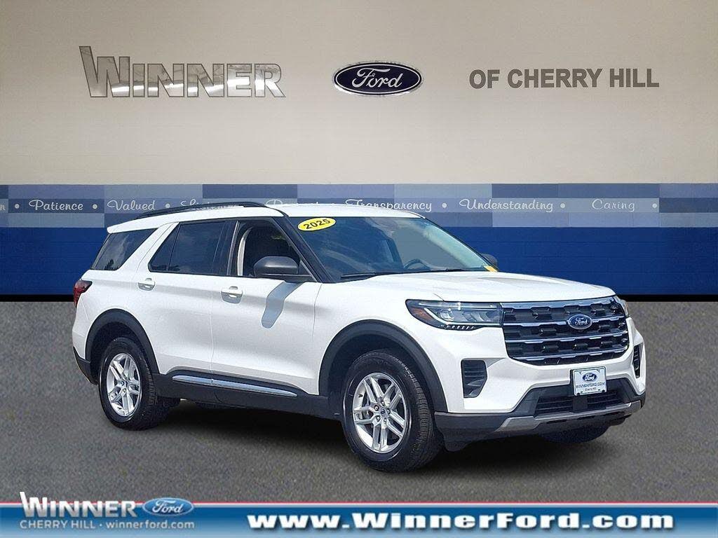 2025 Ford Explorer Active AWD