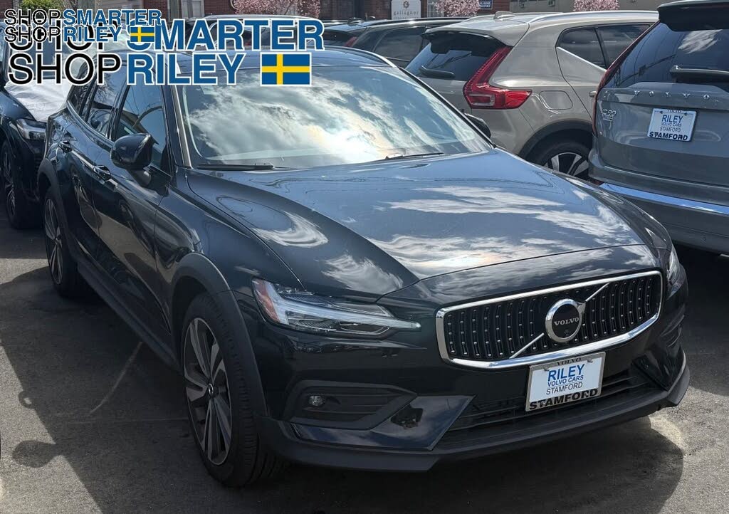 2025 Volvo V60 Cross Country B5 Plus AWD