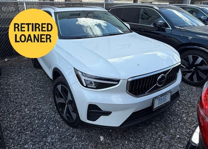 2025 Volvo XC40 B5 Core Bright Theme AWD