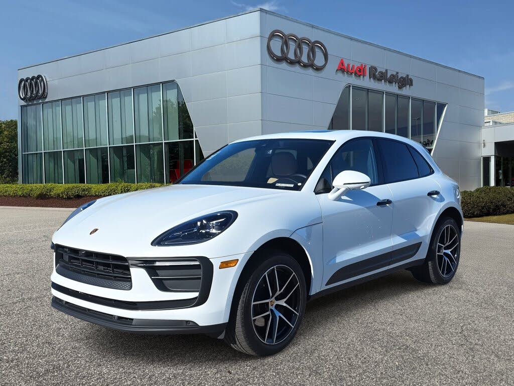 2022 Porsche Macan AWD