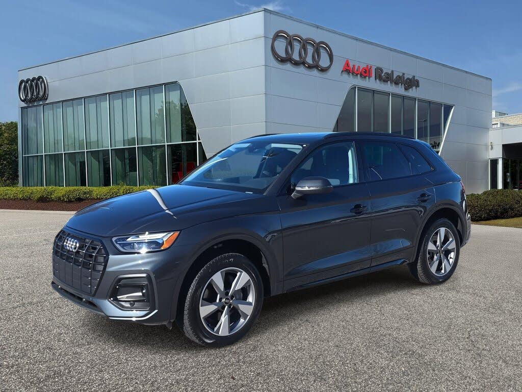 2025 Audi Q5 quattro Premium 40 TFSI