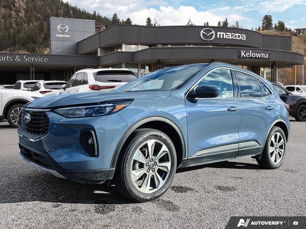 Ford Escape Platinum AWD 2025