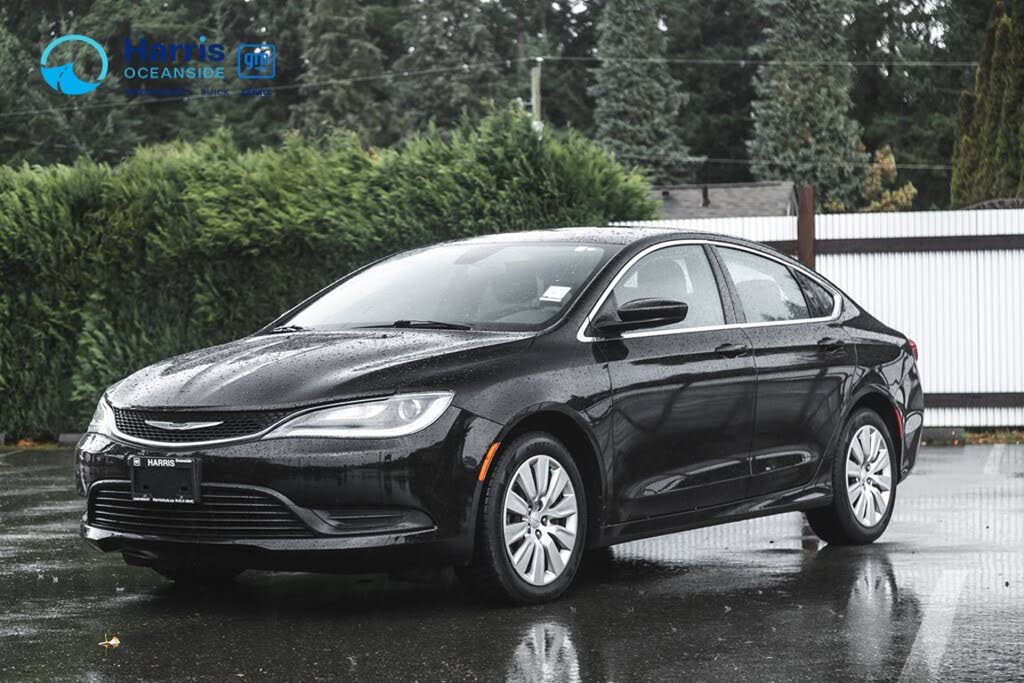 2015 Chrysler 200 LX Sedan FWD