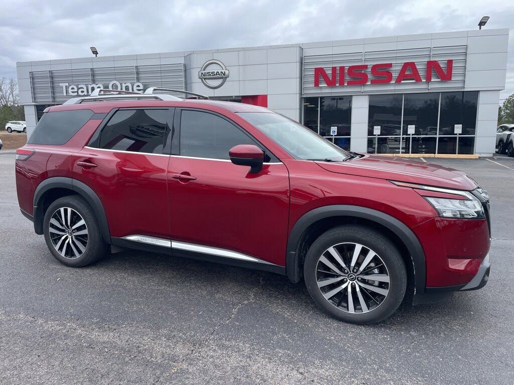2024 Nissan Pathfinder Platinum FWD