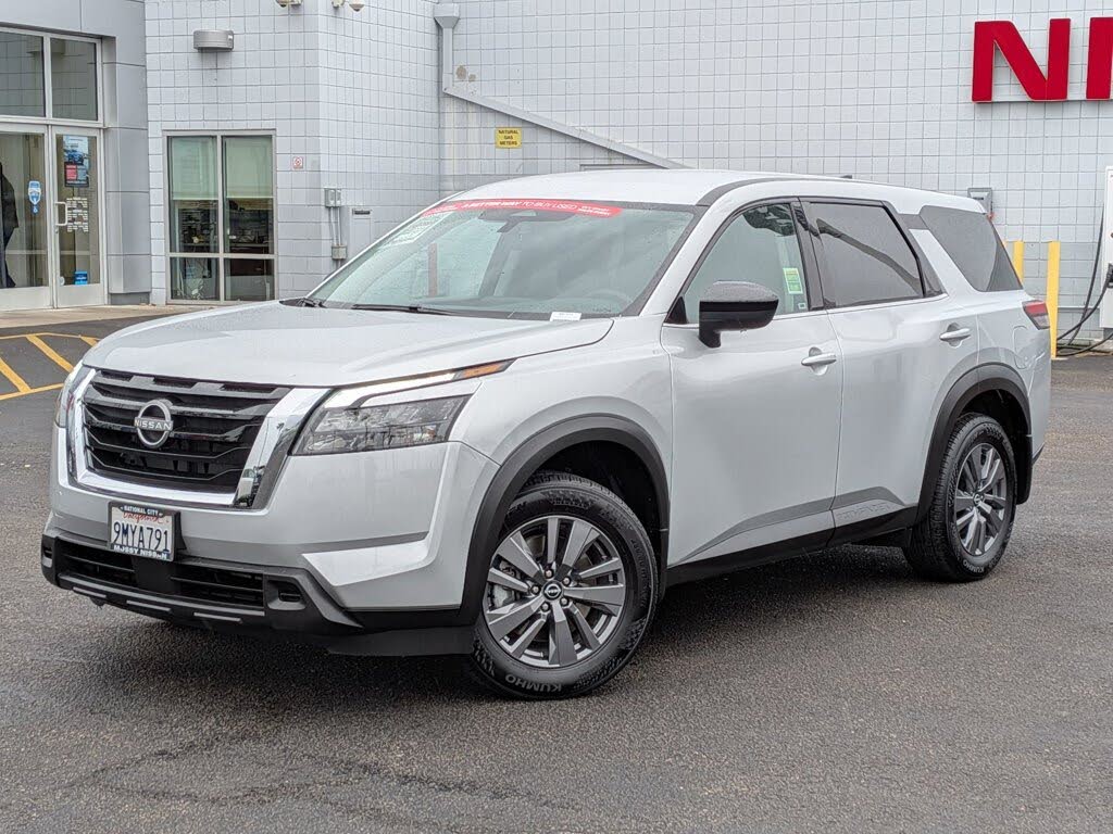 2024 Nissan Pathfinder S FWD