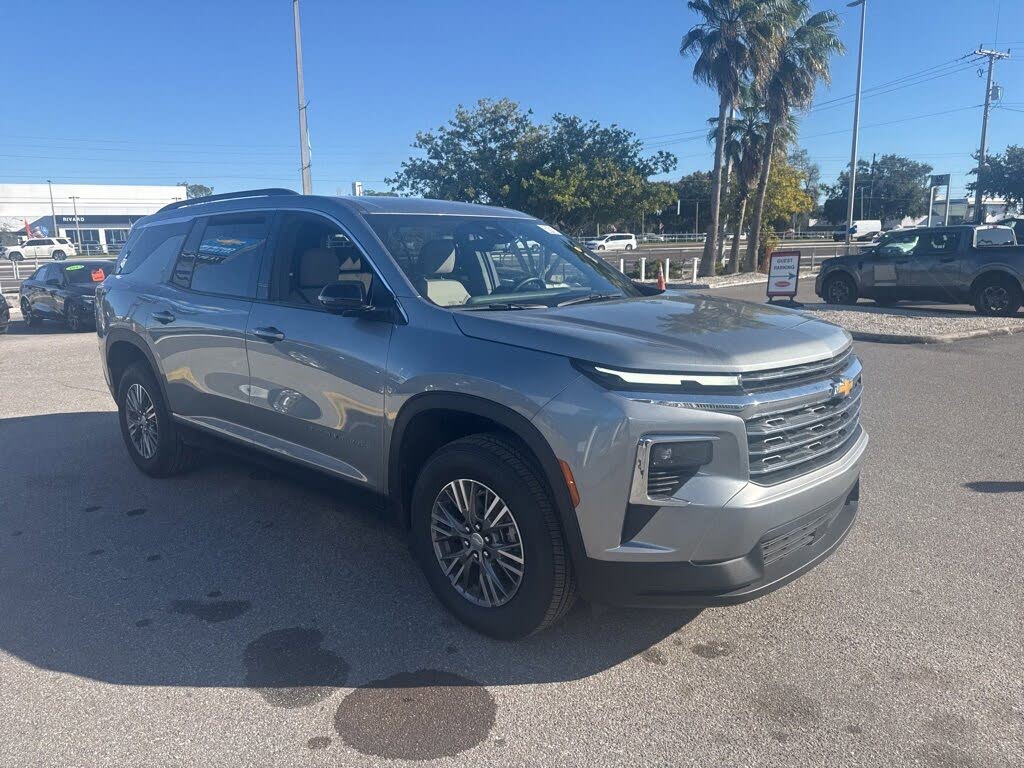 2025 Chevrolet Traverse LT FWD