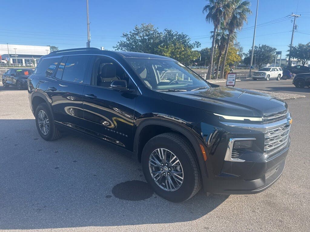 2025 Chevrolet Traverse LT FWD