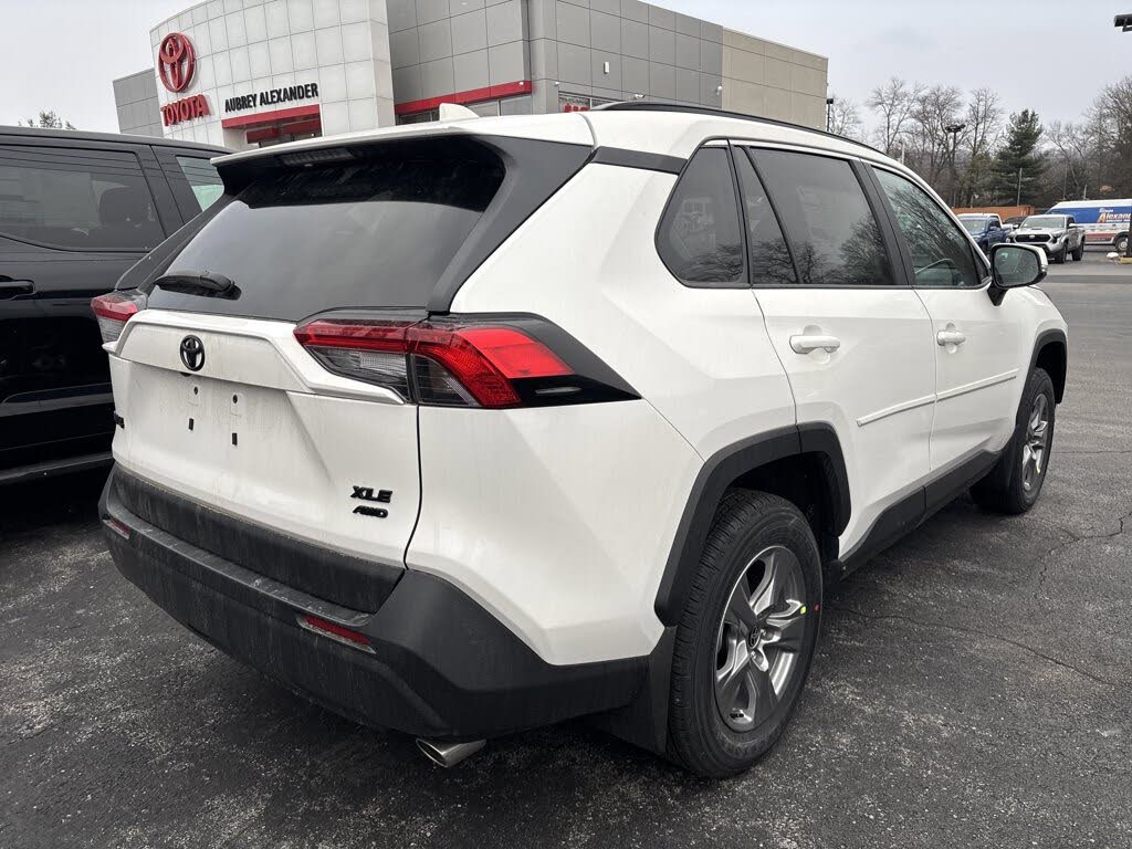 2025 Toyota RAV4 XLE AWD