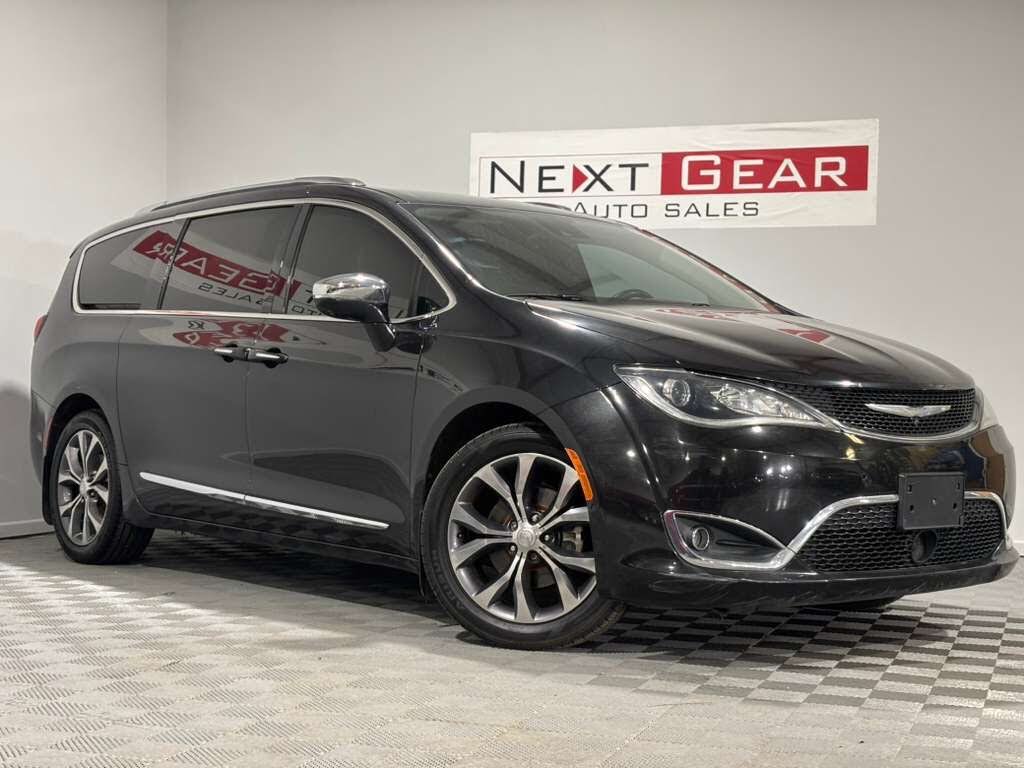 2017 Chrysler Pacifica Limited FWD