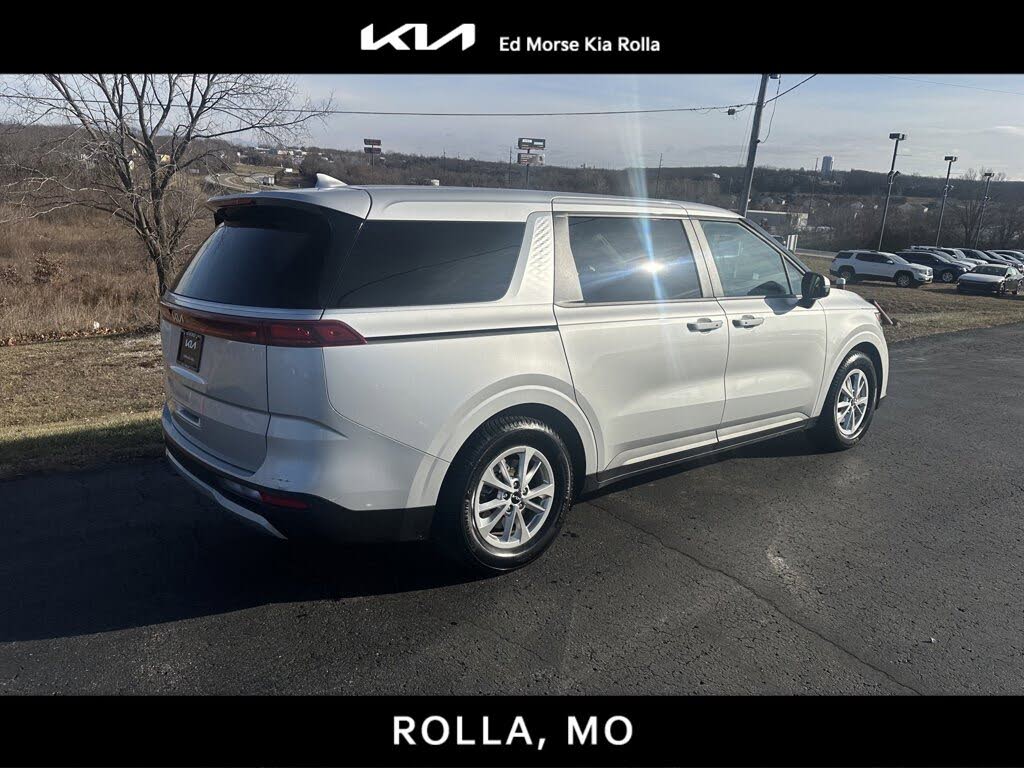 2023 Kia Carnival LX FWD